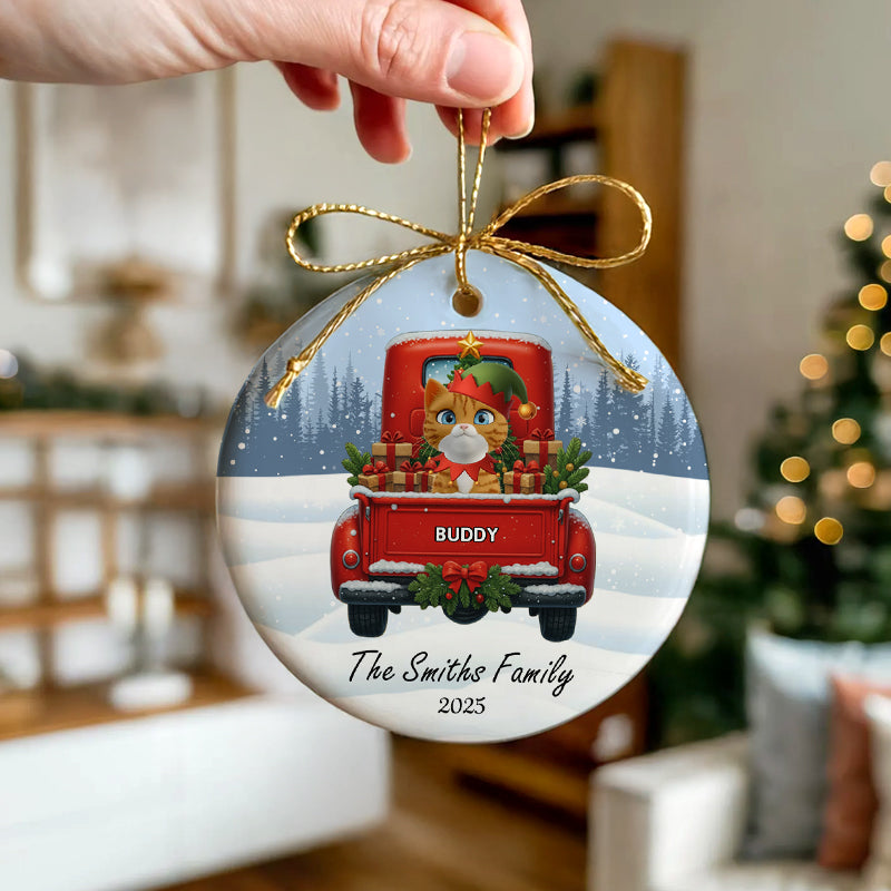 Merry Christmas Cat Lovers - Personalized Circle Ceramic Ornament