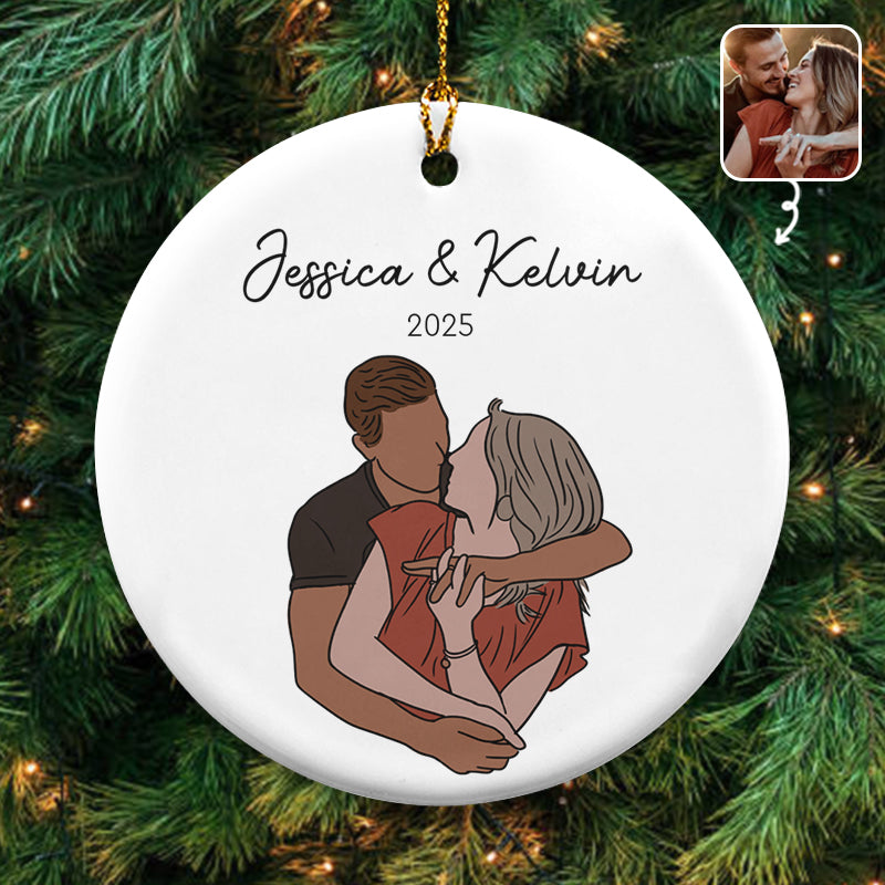 Custom Family Portrait Hand-Drawn Photo Illustration - Gift For Family, Couples, Parents, Grandparents, Kids - Personalized Circle Ceramic Ornament