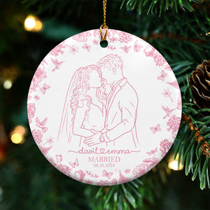 Wedding Couple Line Art - First Christmas Married, Newlywed, Anniversary Gift - Personalized Circle Ceramic Ornament