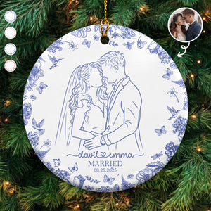 Wedding Couple Line Art - First Christmas Married, Newlywed, Anniversary Gift - Personalized Circle Ceramic Ornament