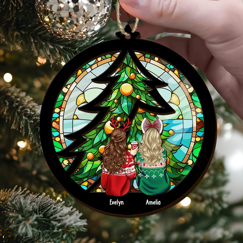Besties Sitting Under The Christmas Tree - Christmas Gift For Besties - Personalized Suncatcher Ornament